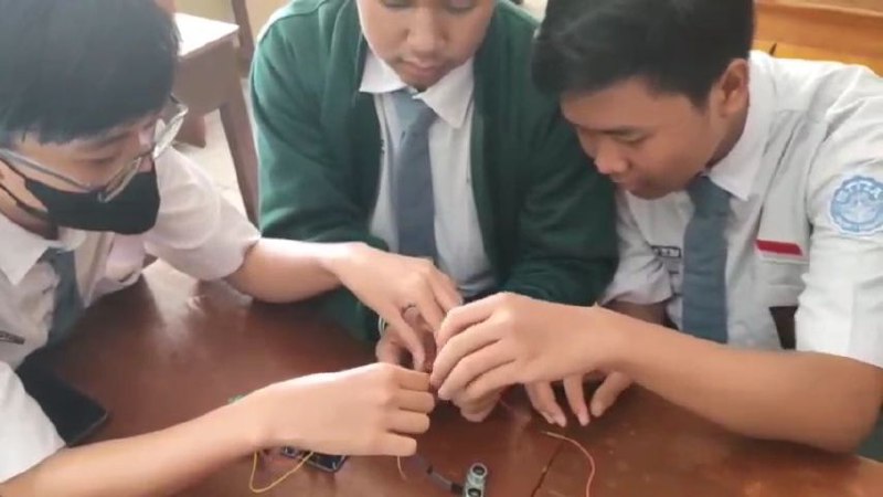 Informasi dan Teknologi (IT)